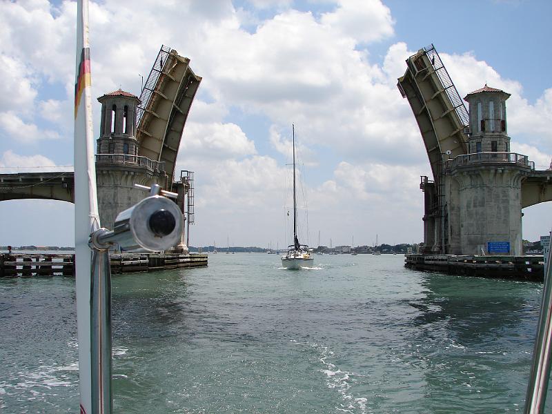 16_06_06 124.jpg - Irgendwann zieht der Sturm durch und es geht weiter nach Norden.